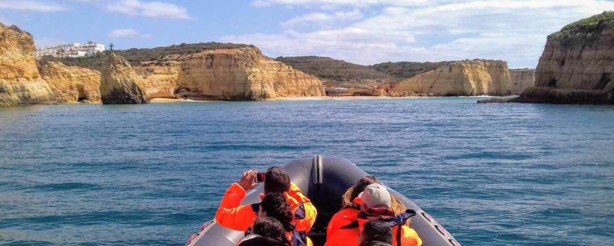 Boat from Portimão to Benagil and Marinha