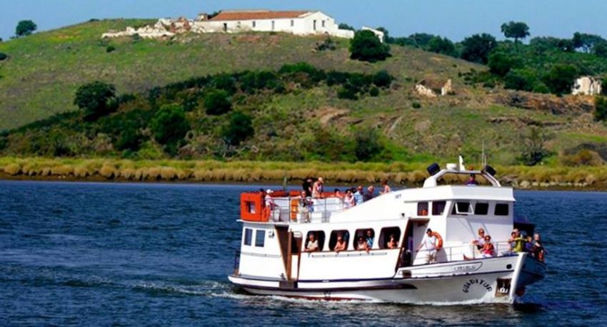 Full-day boat tour on Guadiana River with lunch