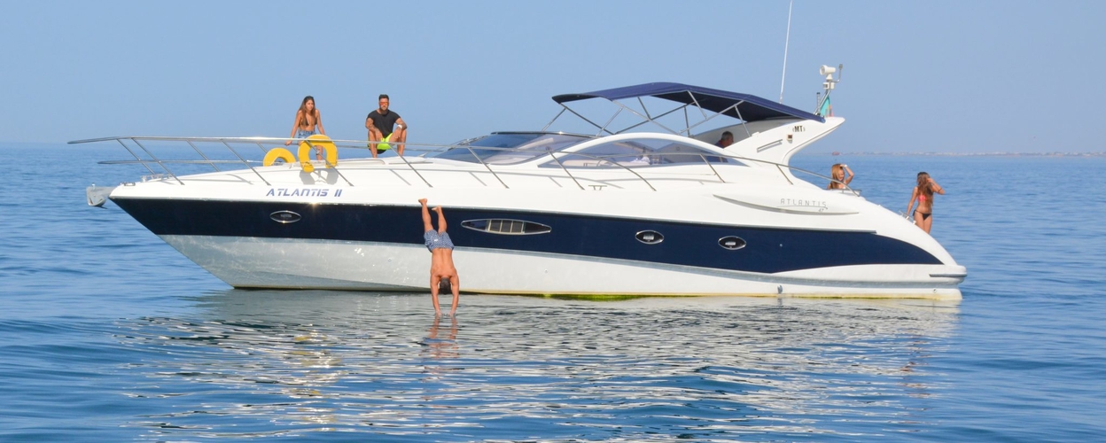 Rent a boat in Vilamoura – morning