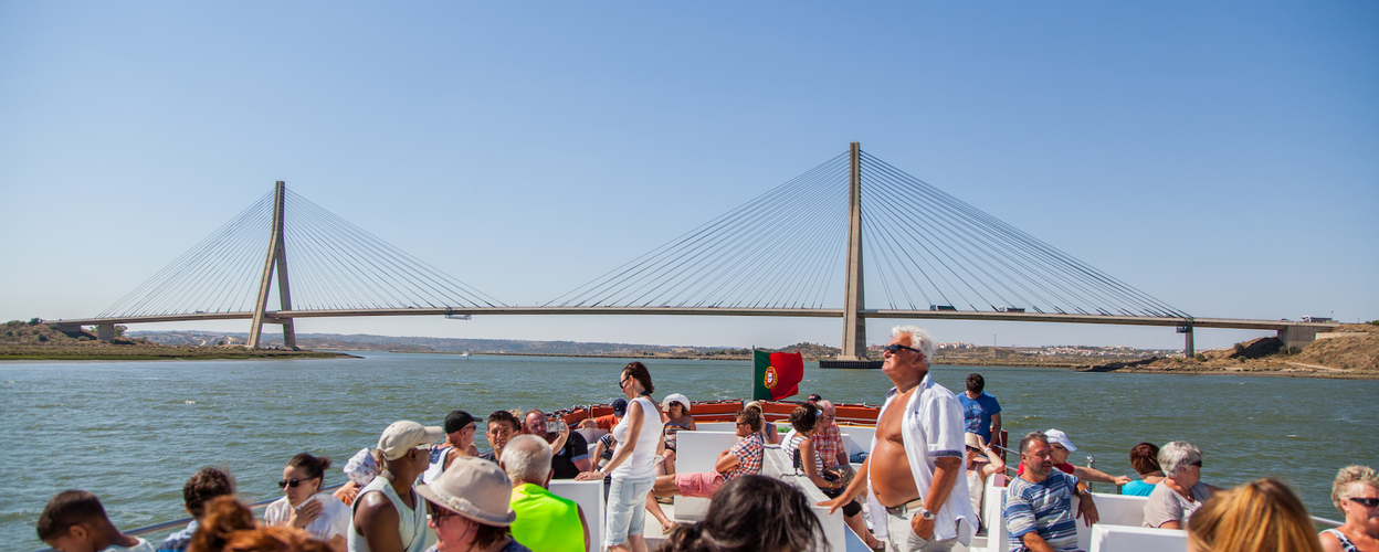 Full-day experience: jeep and boat tour in Vila Real de Santo António