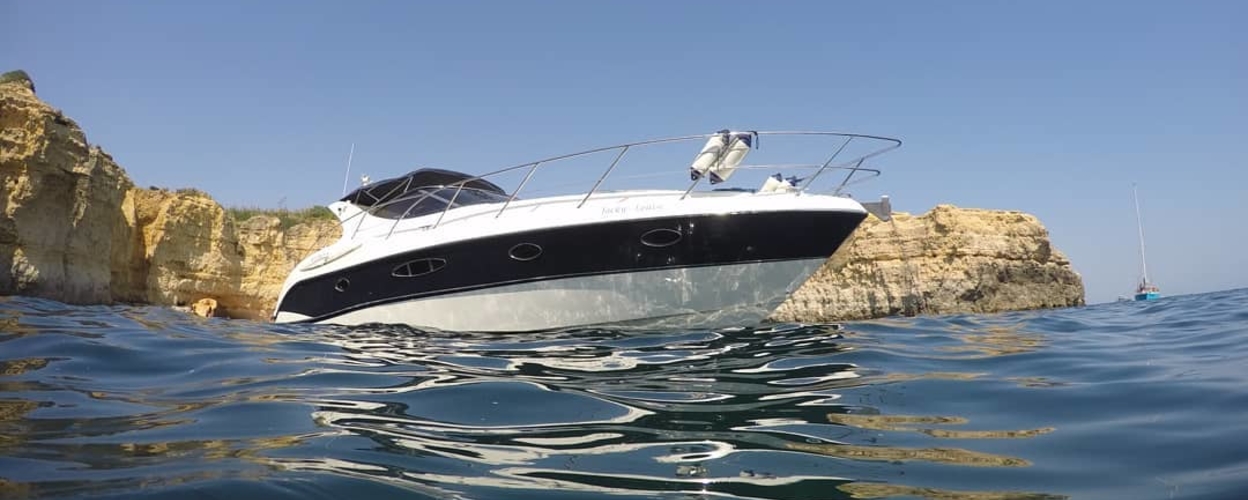 Full-day yacht charter in Portimão