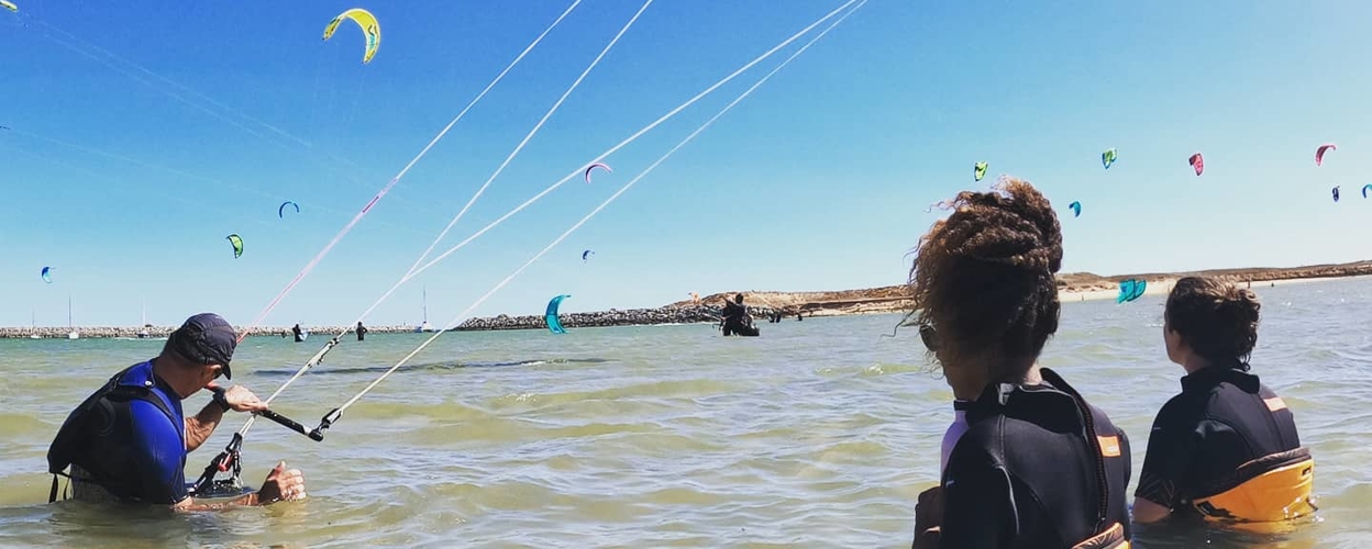 Beginner kitesurfing course in Lagos