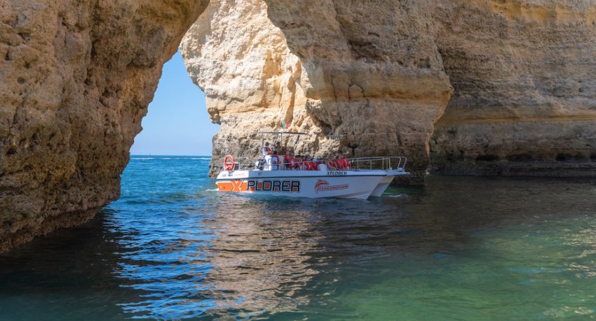 Private dolphin and cave tour in Albufeira
