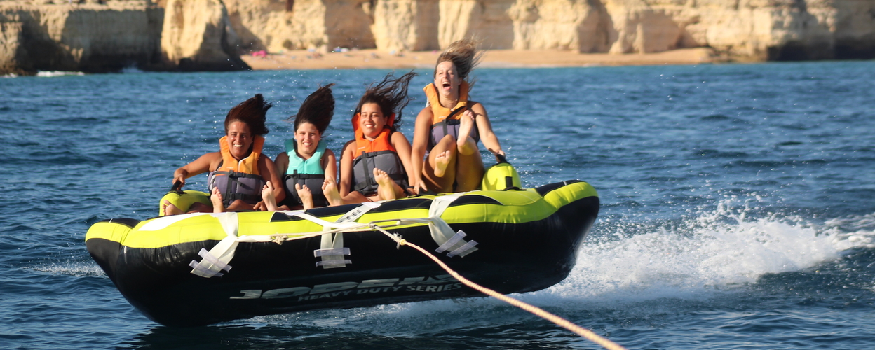 Fun watersport in Armação de Pêra – “crazy sofa”