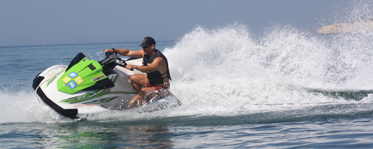 Jet ski in Armação de Pêra