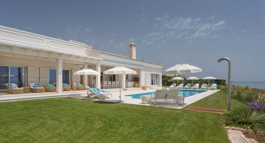 Beachfront Algarve Villa with Swimming Pool - Your Perfect Beach Holiday